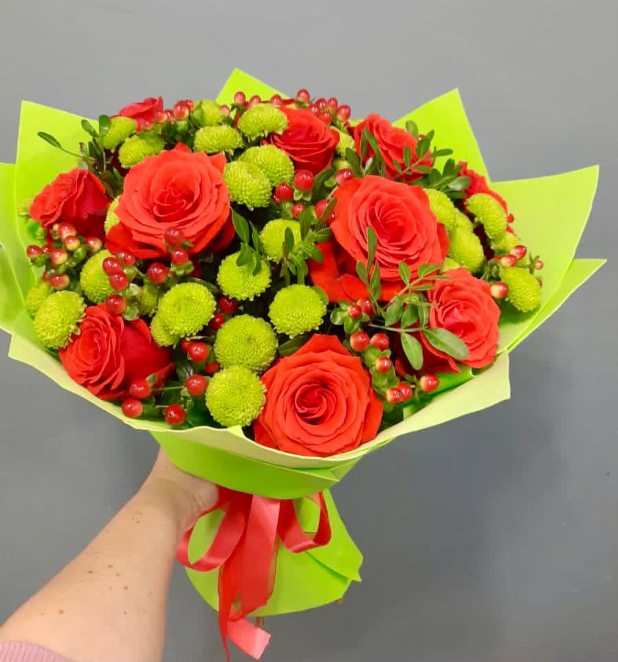 Букет цветов из: Хризантемы и Розы в Березанской