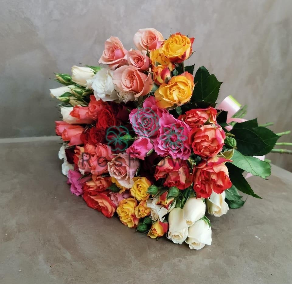 Букет пестрое настроение в Березанской Букет цветов из: Розы в Березанской