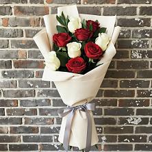 Букет красно-белые розы в Березанской Букет цветов из: Розы в Березанской