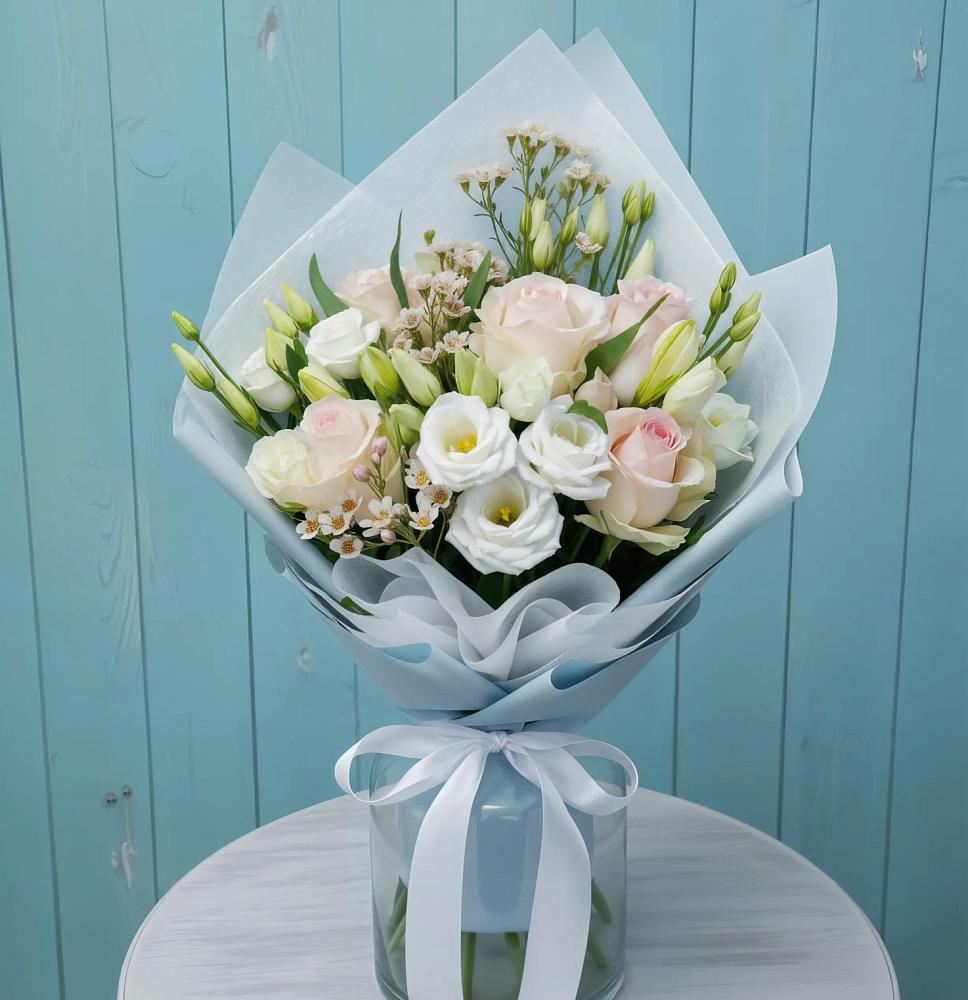 Букет цветов из: Розы и Лизиантусы в Березанской