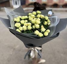 Букет Белые кустовые розы Солинеро в Березанской