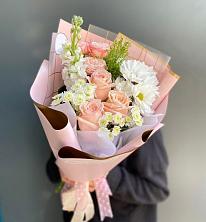 Букет цветов из:  Хризантемы и Розы в Березанской