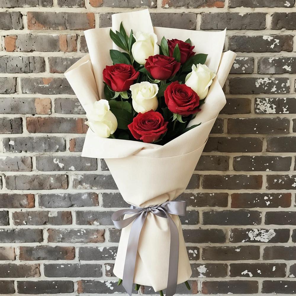 Букет красно-белые розы в Березанской Букет цветов из: Розы в Березанской
