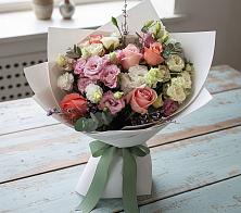 Букет цветов из:  Розы, Лизиантусы и Гвоздики в Березанской