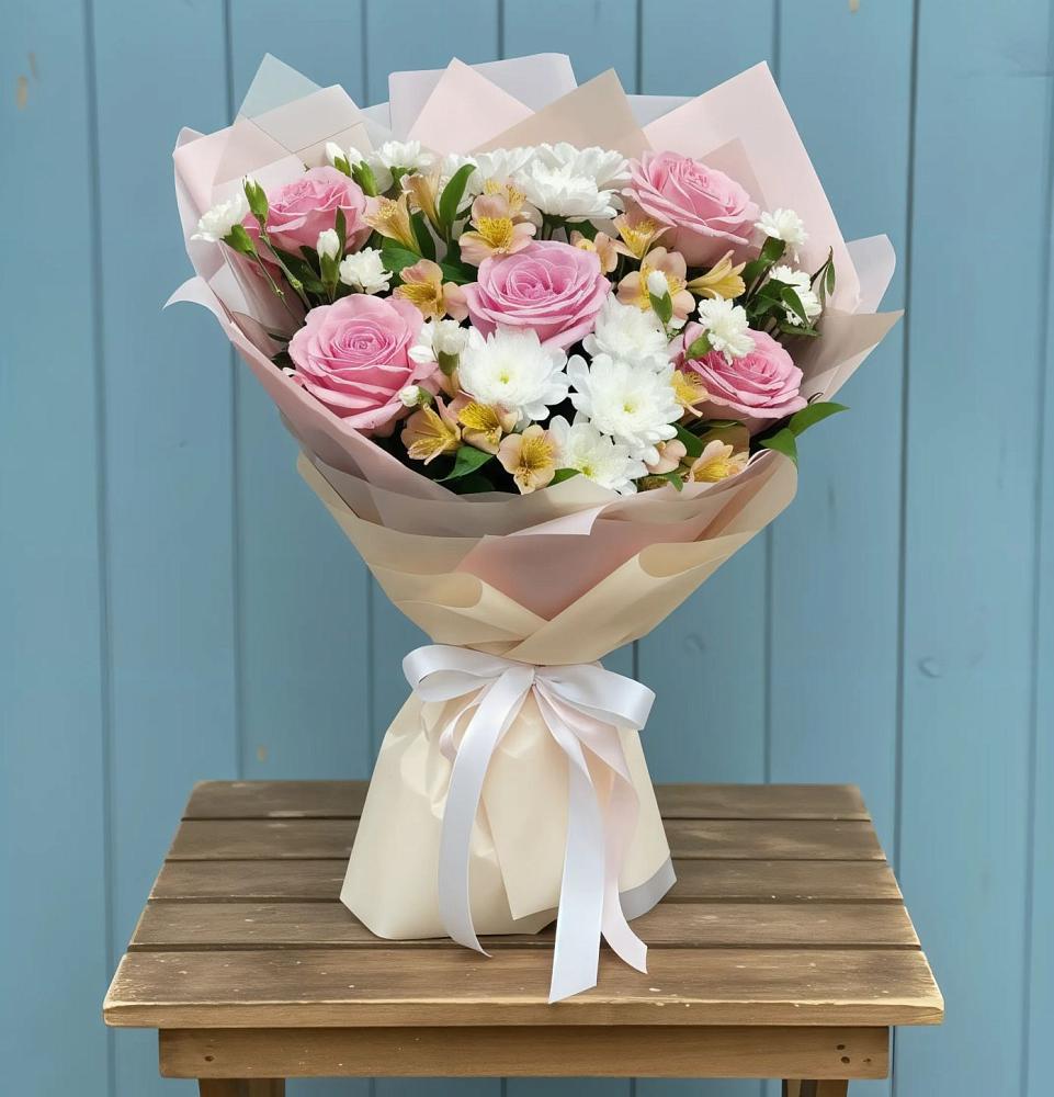 Букет цветов из: Гвоздики, Орхидеи и Розы в Березанской