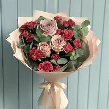 Букет цветов из:  Гвоздики и Розы в Березанской